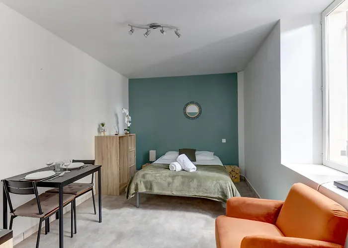 Le Nid Bourbonnais - Proche De Montlucon * Нери-ле-Бен